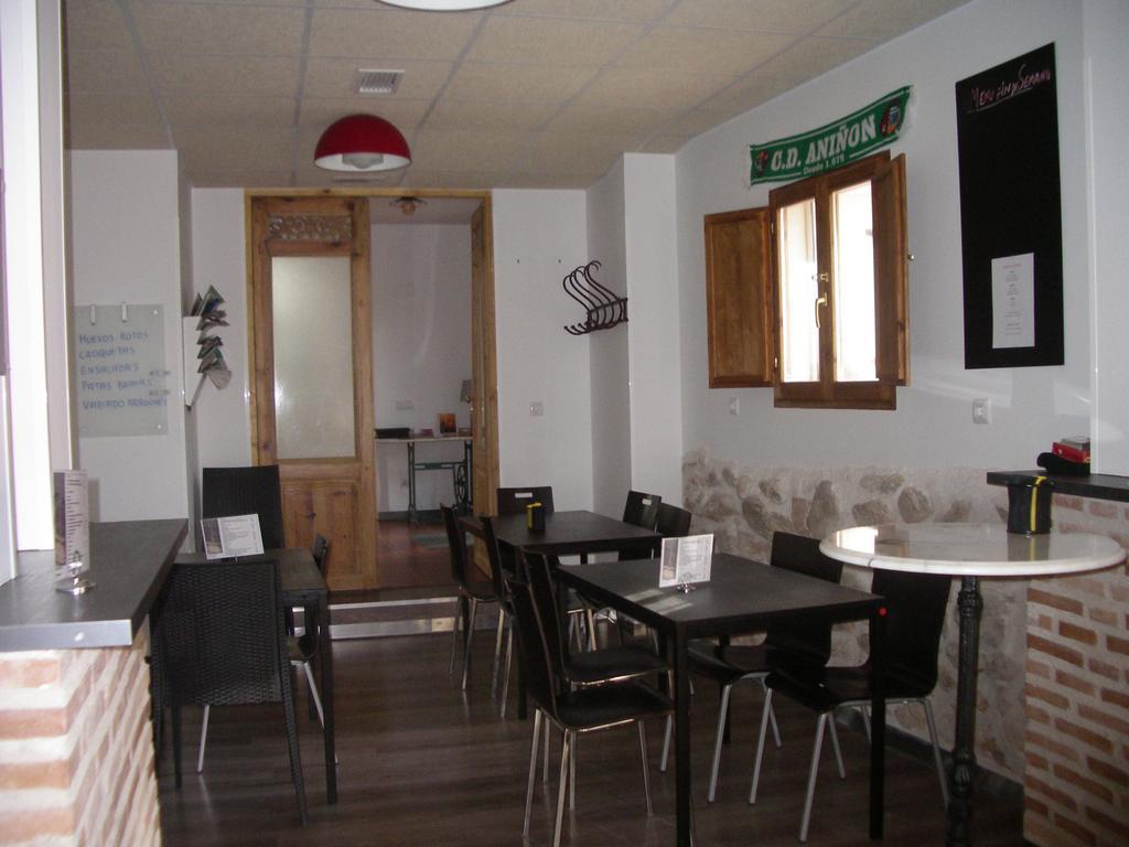 Apartamentos La Fonda Aninon Exterior photo