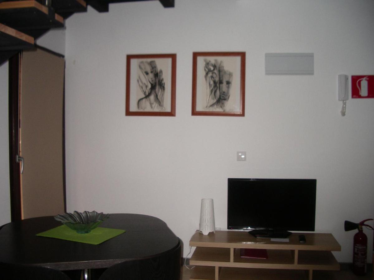 Apartamentos La Fonda Aninon Exterior photo