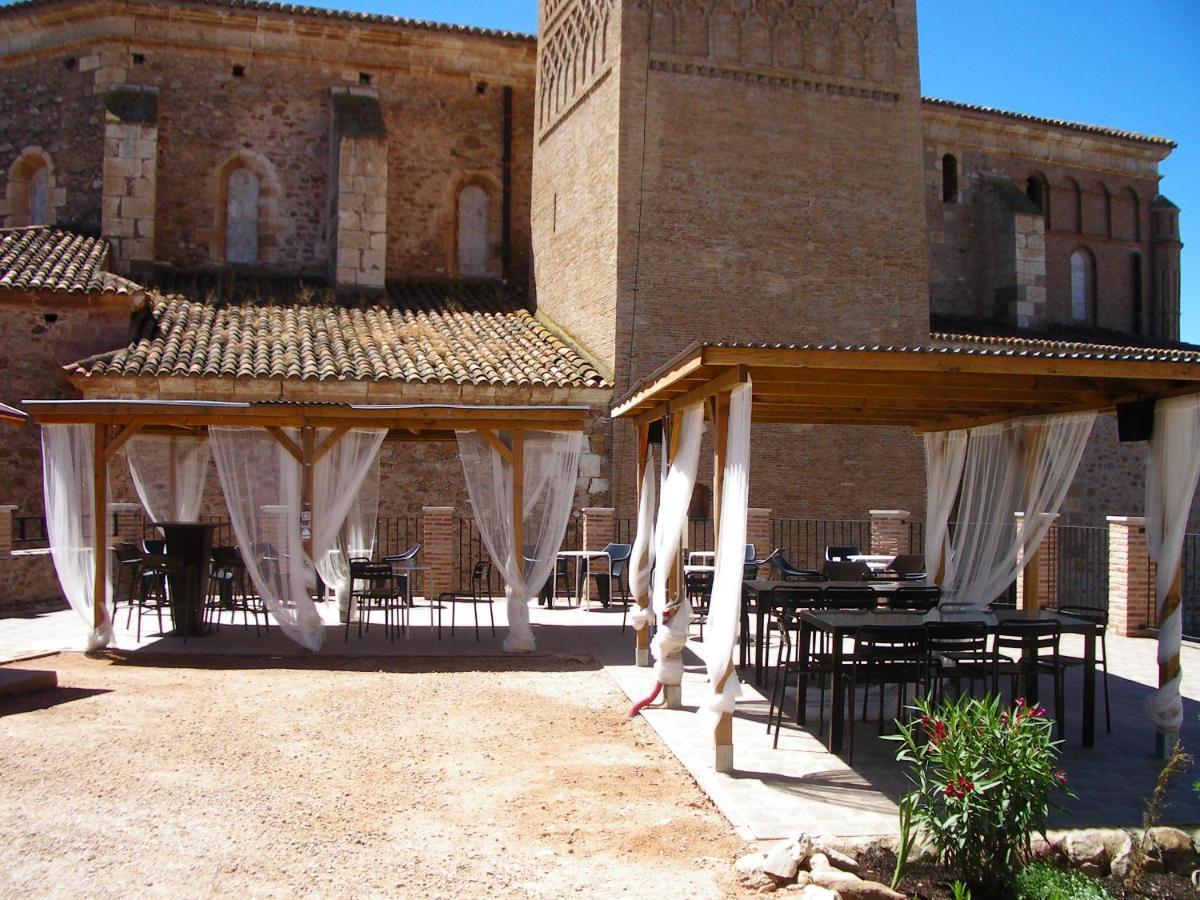 Apartamentos La Fonda Aninon Exterior photo